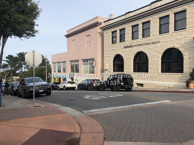 562-568 Lighthouse Ave, Pacific Grove, CA à louer - Photo du bâtiment - Image 3 de 5