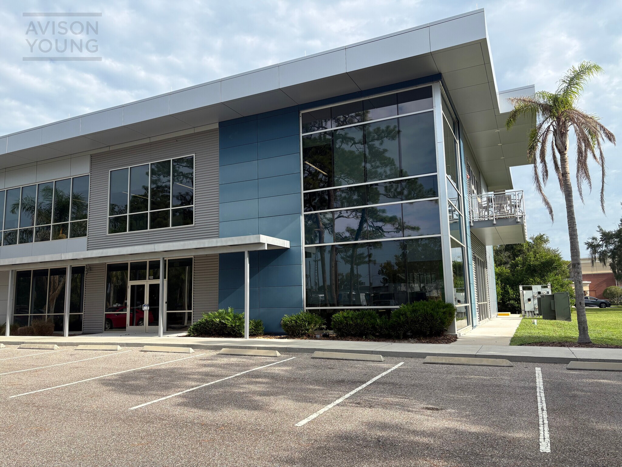 651 W Warren Ave, Longwood, FL à louer Photo du bâtiment- Image 1 de 7