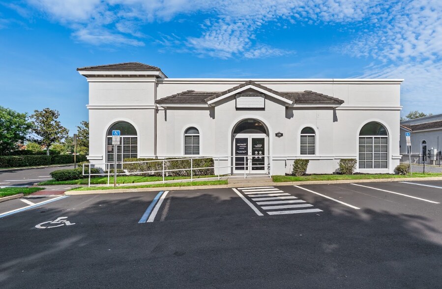 2285 N Central Ave, Kissimmee, FL for lease - Building Photo - Image 1 of 13