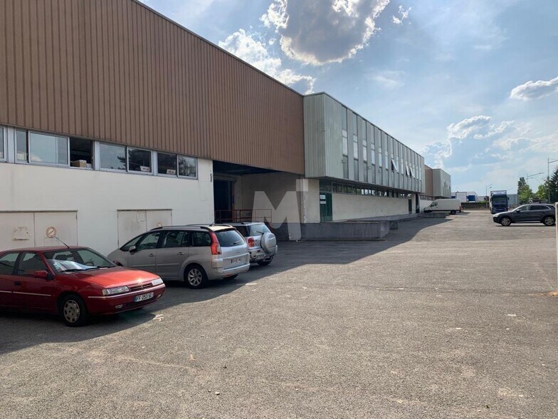 Flex in Morangis for lease - Building Photo - Image 3 of 10