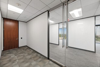 5065-5075 Westheimer Rd, Houston, TX à louer Photo intérieure- Image 2 de 6