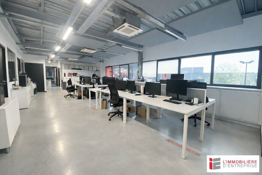 Office in Rennes for lease - Interior Photo - Image 1 of 9