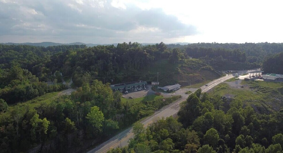 1798 S Wilderness Rd, Mount Vernon, KY à vendre - Photo du bâtiment - Image 3 de 7