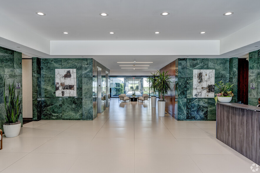 12012 Wickchester Ln, Houston, TX for lease - Lobby - Image 3 of 10