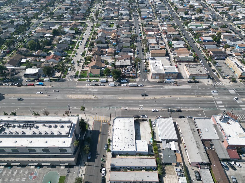 6628 S Vermont Ave, Los Angeles, CA à vendre - Photo du bâtiment - Image 2 de 6