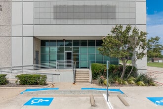 1825 Westpark Dr, Grand Prairie, TX for lease Building Photo- Image 1 of 7