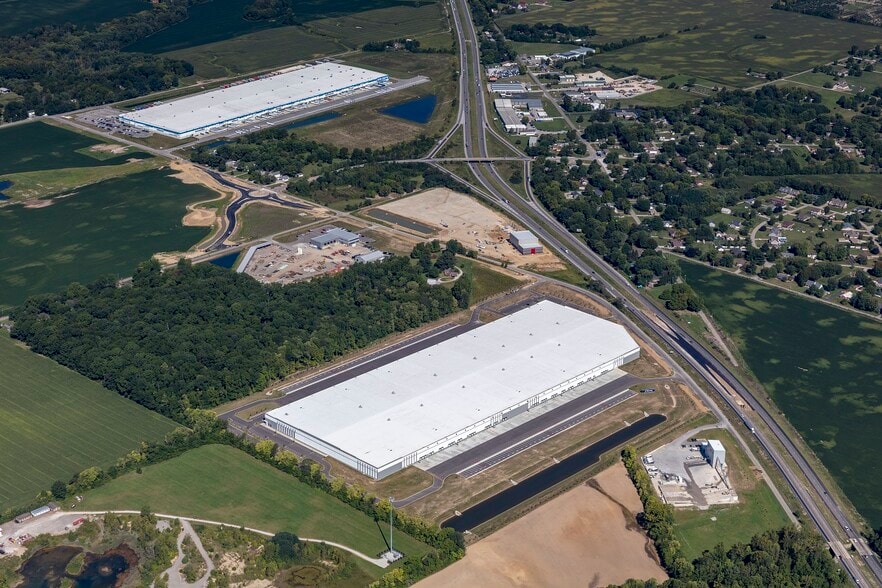 9201 N Frontage Rd, Fairland, IN for lease - Building Photo - Image 2 of 5