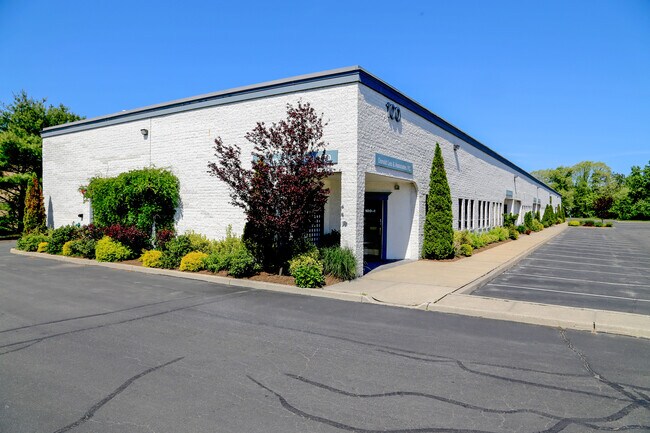 Plus de détails pour 100 Patco Ct, Islandia, NY - Industriel à louer