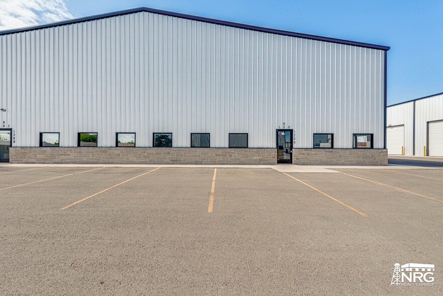 1208 S Midland Dr, Midland, TX for lease - Building Photo - Image 3 of 17