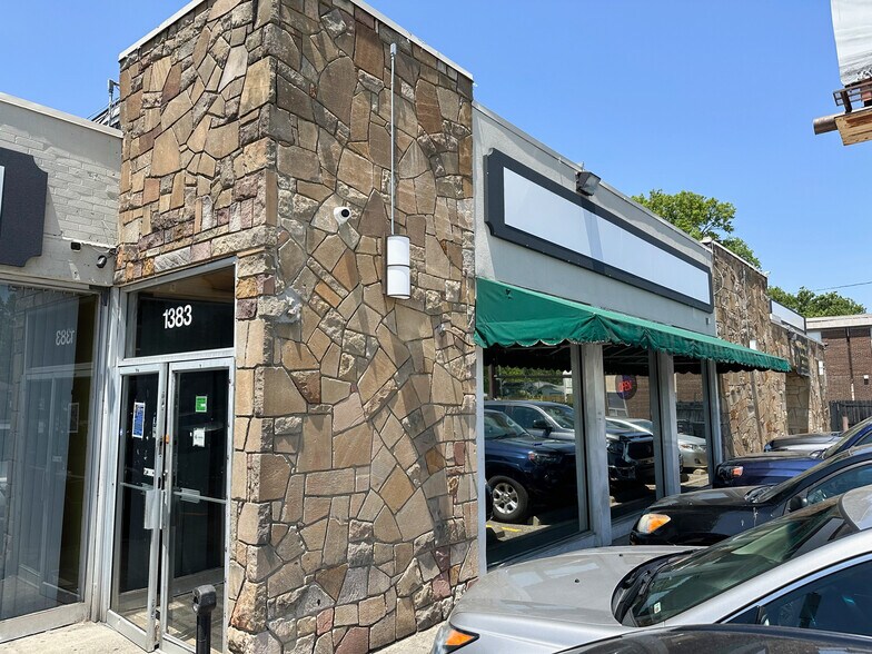 1431 S Hamilton Rd, Columbus, OH à louer - Photo du bâtiment - Image 3 de 18