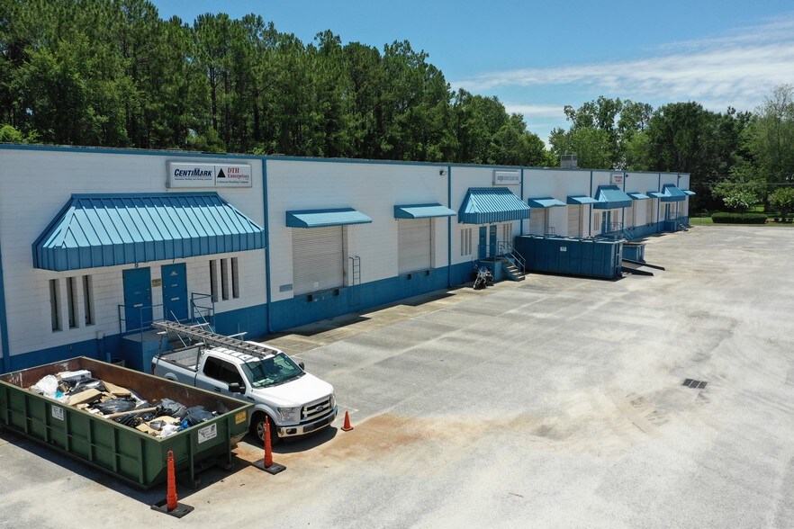 5355 Ramona Blvd, Jacksonville, FL à louer - Photo du bâtiment - Image 3 de 8