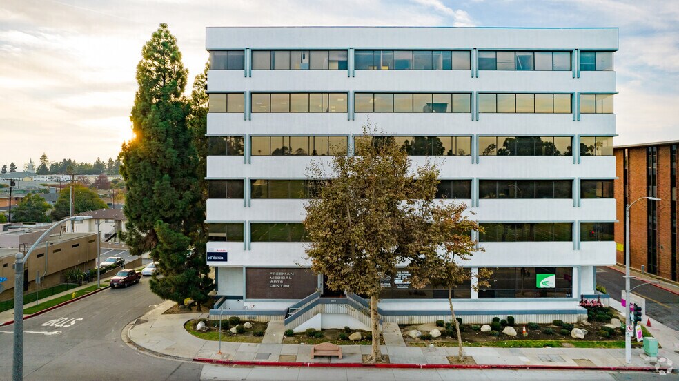 301 N Prairie Ave, Inglewood, CA à vendre - Photo du bâtiment - Image 3 de 29