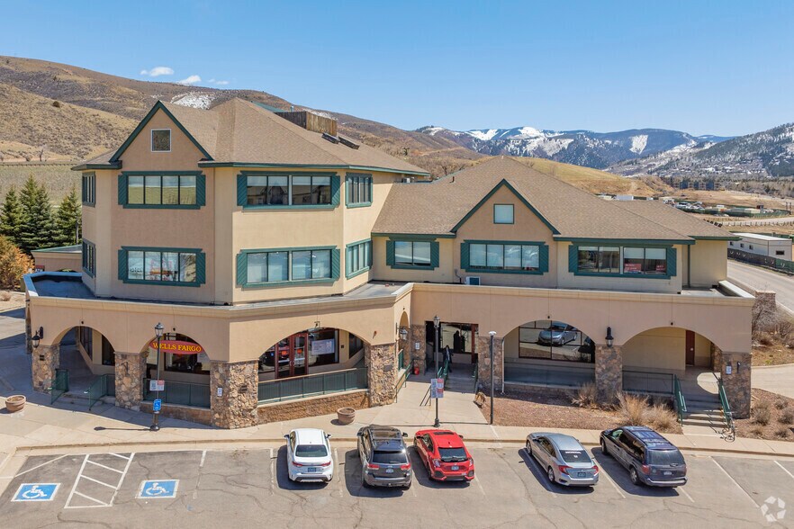 Beaver Creek Blvd, Avon, CO à louer - Photo du bâtiment - Image 2 de 16