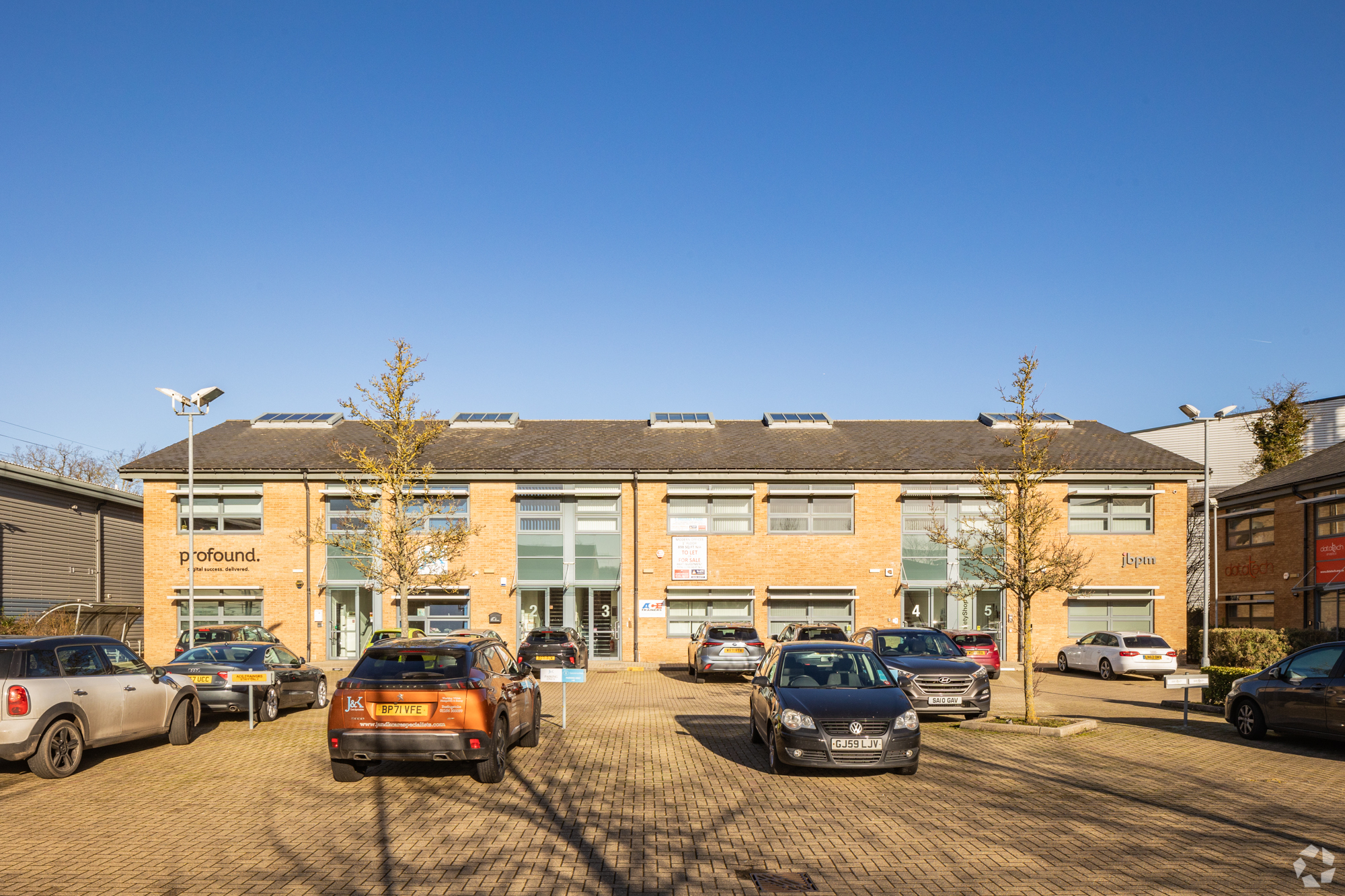 Berrington Way, Basingstoke for lease Primary Photo- Image 1 of 3