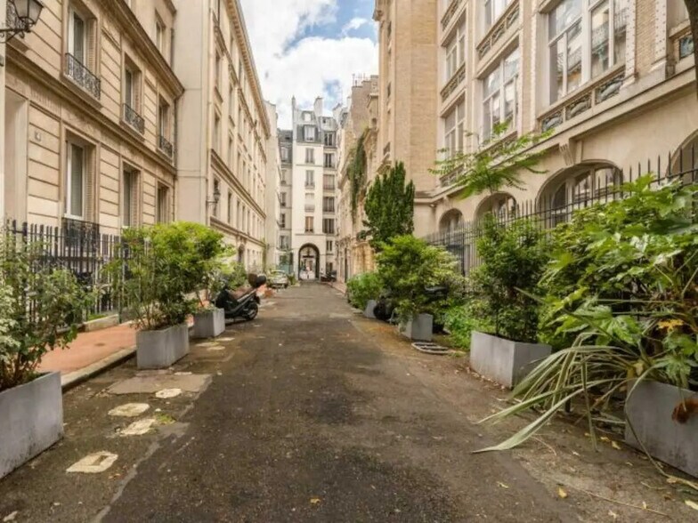 4-6 Cité Monthiers, Paris à louer - Photo du bâtiment - Image 1 de 13