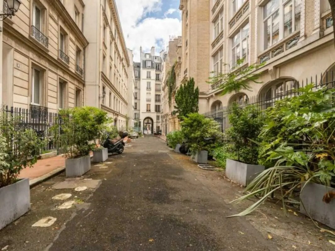 4-6 Cité Monthiers, Paris for lease Building Photo- Image 1 of 14