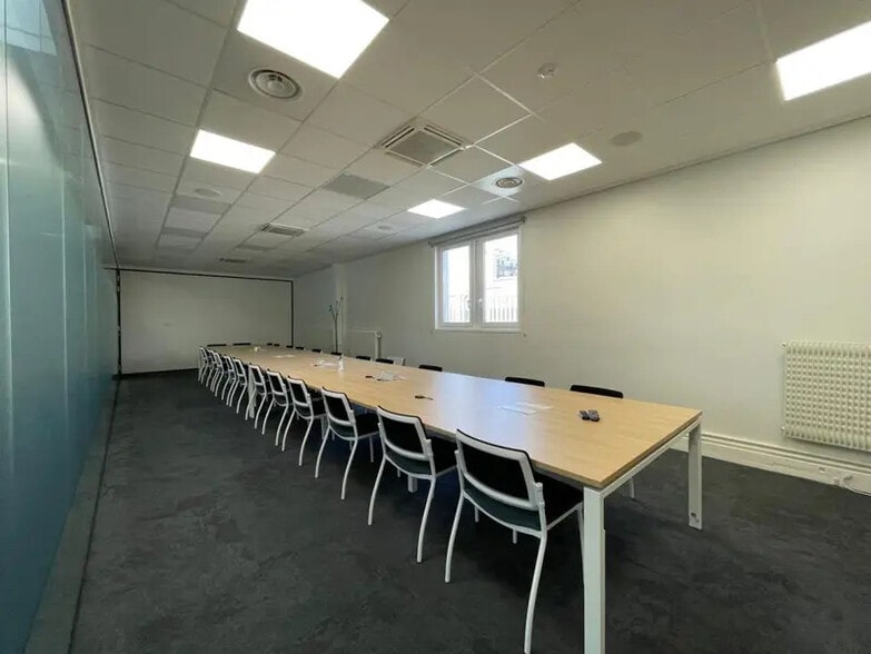Flex dans Vanves à louer - Photo intérieure - Image 2 de 18