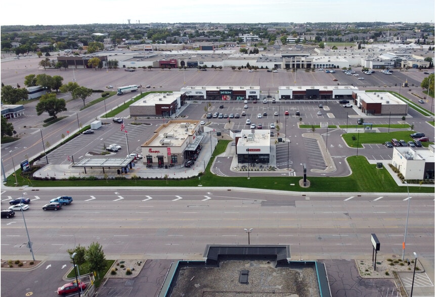 4005 W 41st St, Sioux Falls, SD for sale - Building Photo - Image 3 of 6