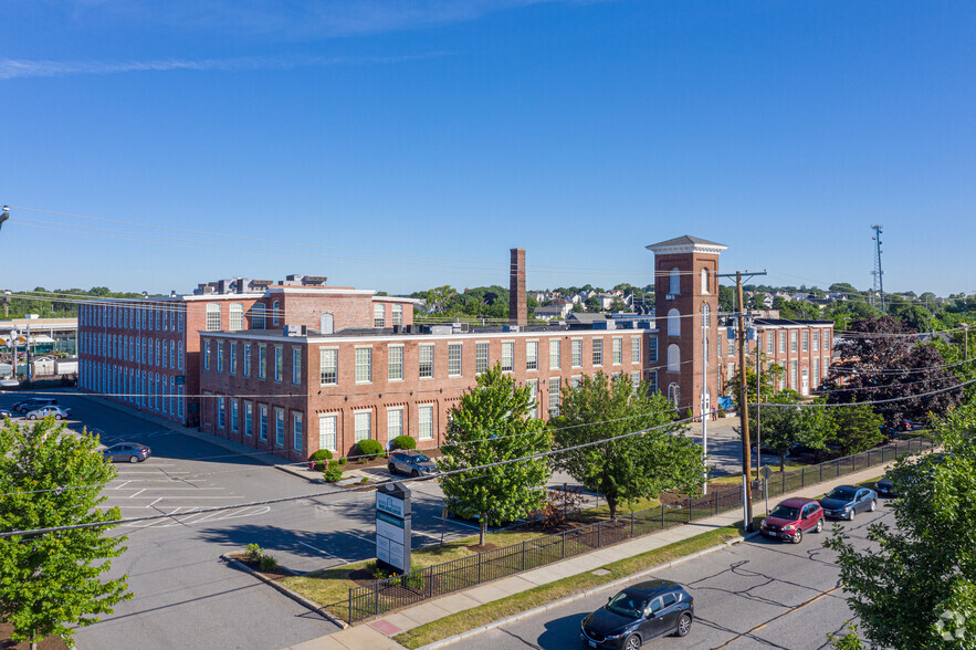 146-148 W River St, Providence, RI à vendre - Photo du bâtiment - Image 1 de 1