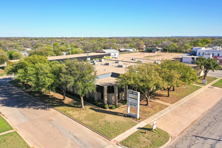 301-305 S Pioneer Dr, Abilene, TX à louer - Photo du bâtiment - Image 3 de 27