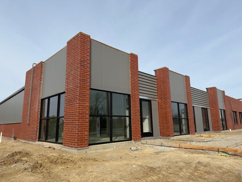 11105 116th N St, Owasso, OK à louer - Photo du bâtiment - Image 2 de 5