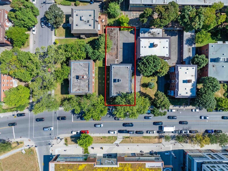 2750 Av Van Horne, Montréal, QC à vendre - Photo du bâtiment - Image 3 de 9