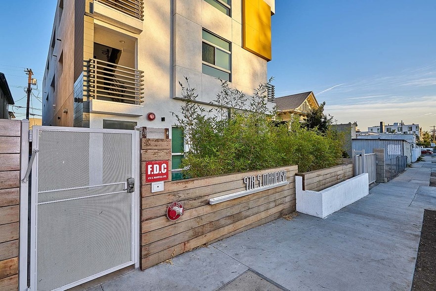 978 S Mariposa Ave, Los Angeles, CA for sale - Primary Photo - Image 1 of 18
