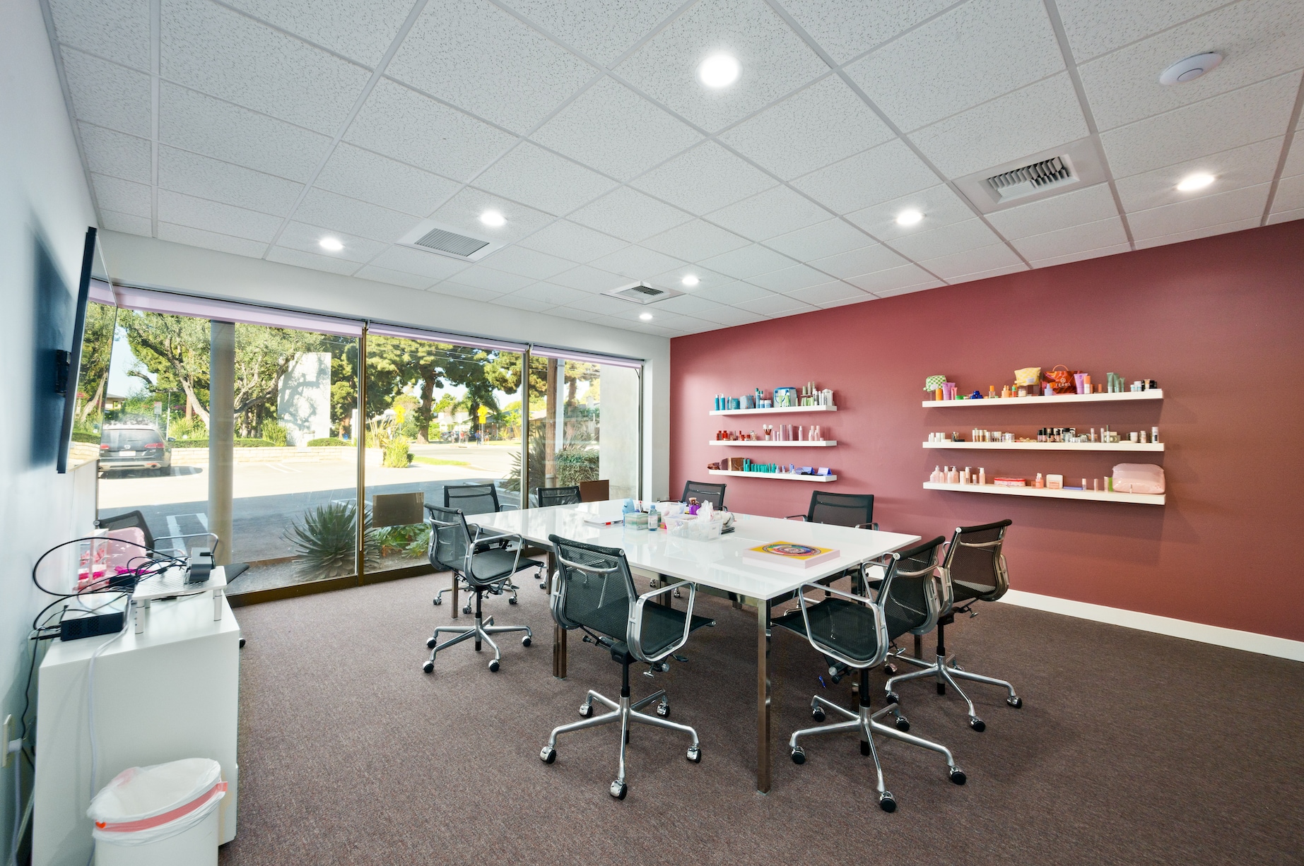 2036-2048 Armacost Ave, Los Angeles, CA à louer Photo intérieure- Image 1 de 4