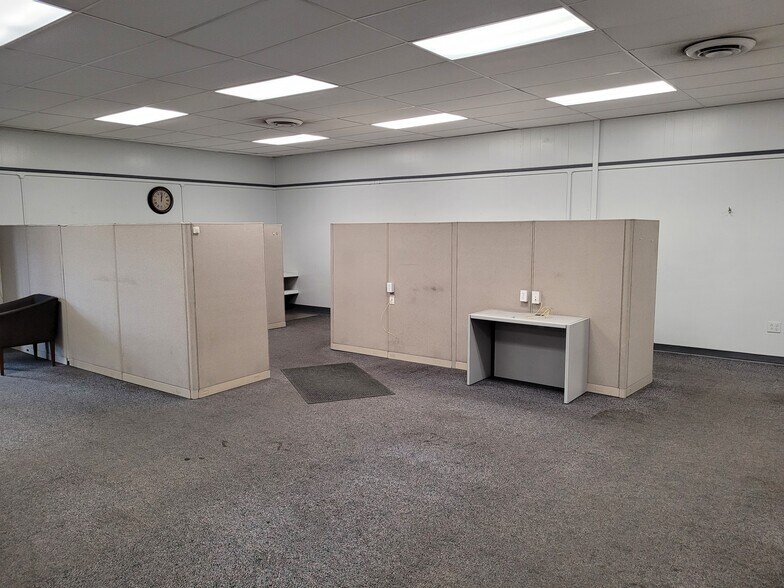 1900 W Muhammad Ali Blvd, Louisville, KY à louer - Photo du bâtiment - Image 3 de 14