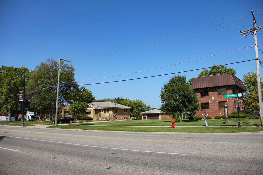 12159 S Pulaski Rd, Alsip, IL for sale - Building Photo - Image 2 of 5