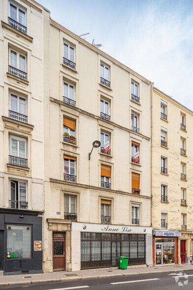 Retail in Paris for lease - Primary Photo - Image 2 of 7