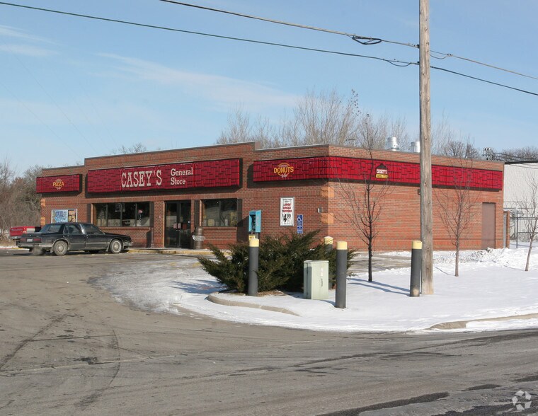 656 Lincoln Ave SE, Saint Cloud, MN à vendre - Photo du bâtiment - Image 2 de 9