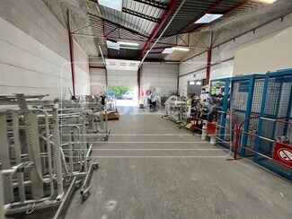 Plus de détails pour Local d'activités à louer