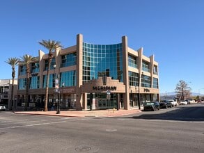 155 S Water St, Henderson, NV à louer Photo intérieure- Image 1 de 19