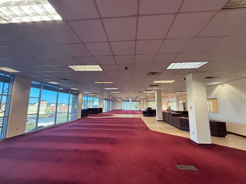 110 Holiday Dr, Macon-Bibb, GA à vendre - Photo du bâtiment - Image 2 de 18