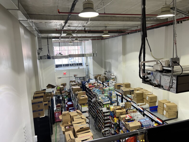 82 Suydam St, Brooklyn, NY for sale - Interior Photo - Image 2 of 13