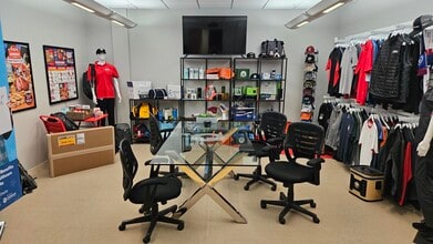 1880 W Oak Pky, Marietta, GA à louer Photo intérieure- Image 2 de 8