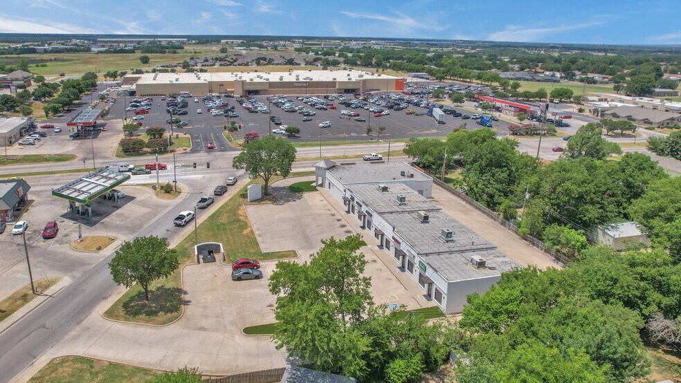 1702-1708 N Commerce St, Ardmore, OK à louer - Photo du bâtiment - Image 2 de 31