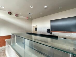 2086 Newpark Mall, Newark, CA à louer Photo intérieure- Image 1 de 1