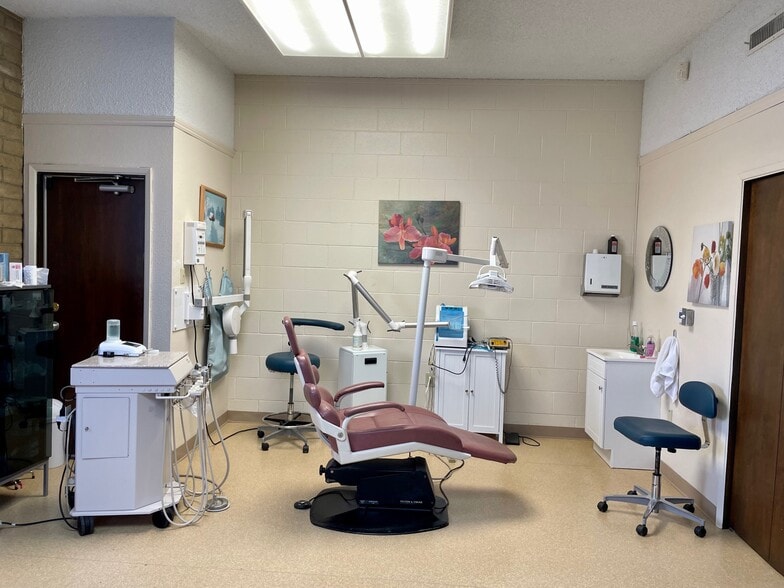 990 Tulare St, Newman, CA for lease - Building Photo - Image 2 of 12