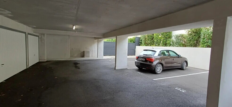 Office in Baillargues for lease - Building Photo - Image 2 of 4