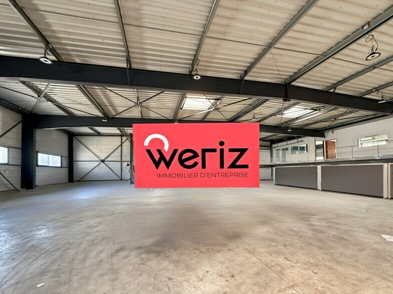 Industrial in Martigues for lease - Primary Photo - Image 3 of 6