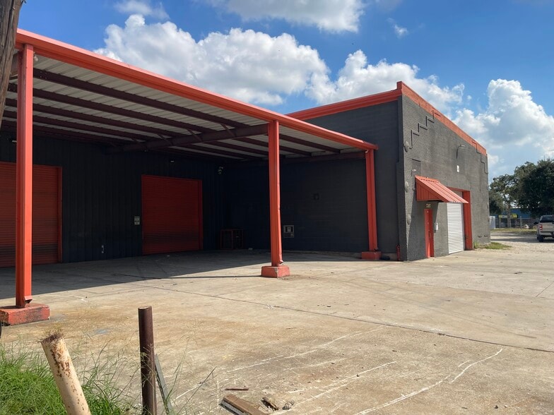 7207 Navigation Blvd, Houston, TX for sale - Building Photo - Image 2 of 24