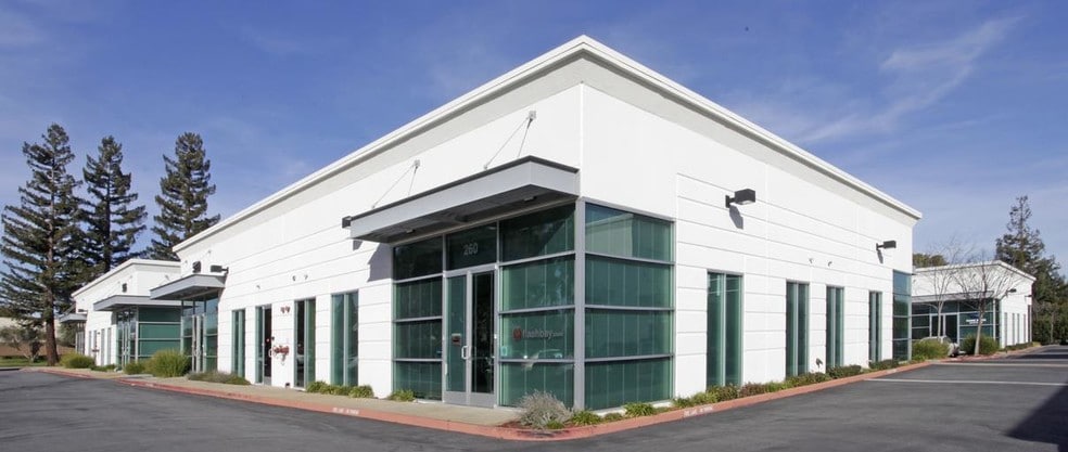 559 Clyde Ave, Mountain View, CA for lease - Primary Photo - Image 1 of 7