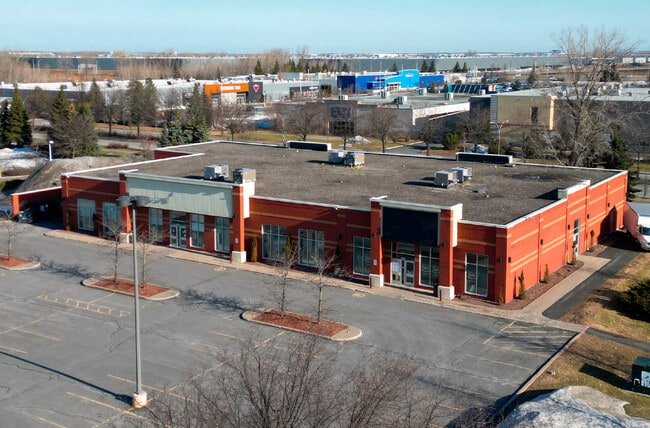 Plus de détails pour 1301-1311 Boul Saint-Bruno, St-Bruno-de-Montarville, QC - Commerce de détail à vendre