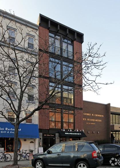 104 Hudson St, Hoboken, NJ à louer - Photo principale - Image 1 de 5