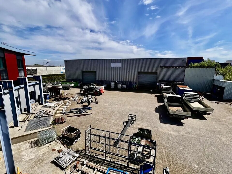 Flex in SAINT-VIGOR-D'YMONVILLE for lease Building Photo- Image 1 of 4