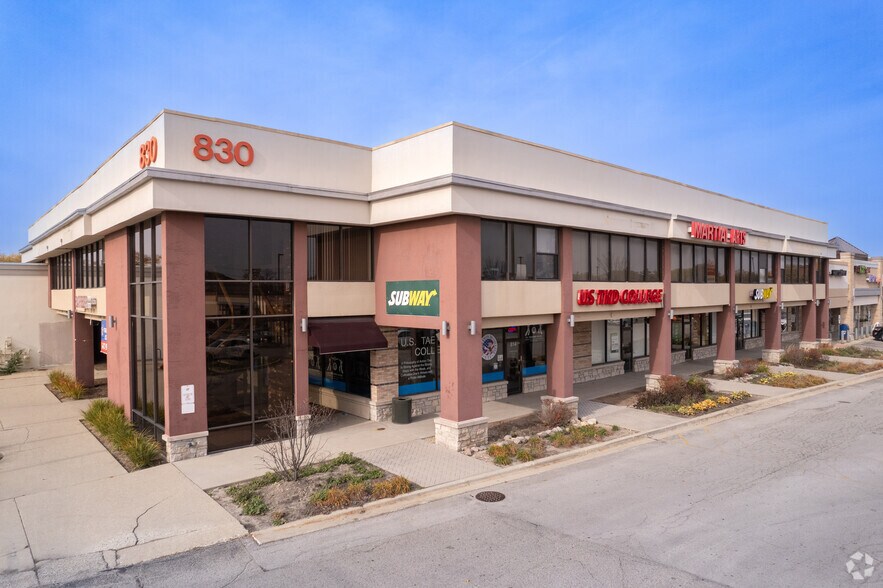 830 Buffalo Grove Rd, Buffalo Grove, IL à louer - Photo du bâtiment - Image 3 de 11