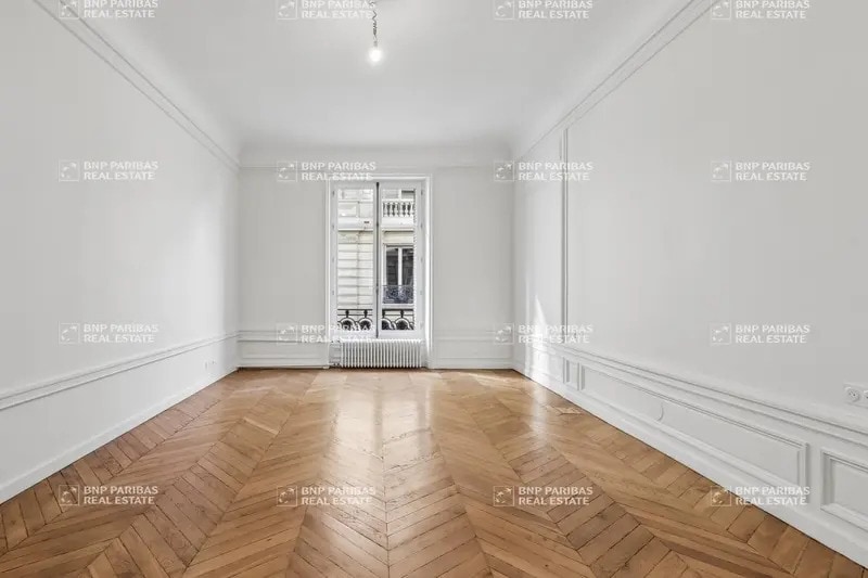 54 Rue De Varenne, Paris for lease - Interior Photo - Image 3 of 9