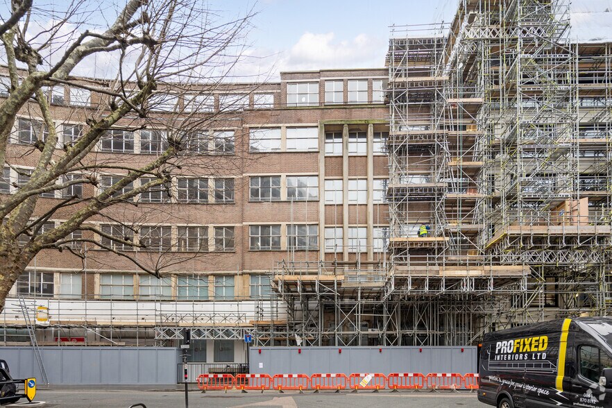 7-15 Gresse St, London for lease - Building Photo - Image 3 of 4